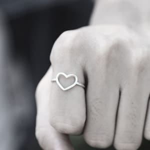 love ring,heart ring,925 Sterling silver heart jewelry,Minimalist Heart Ring,Heart Ring Silver,dainty silver ring,simple ring,gift for her