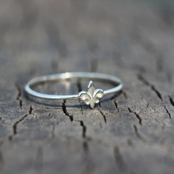 Fleur De Lis ring,silver Lily ring,silver Flower ring,Fleur-de-Lis, womens silver ring,lady ring