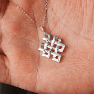 Collier de noeud bouddhiste sans fin en argent 925 Bijoux bouddhistes, bijoux de noeud éternel, pendentif noeud sans fin, noeud d'éternité