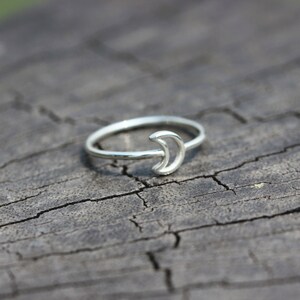 925 Silver Crescent moon ring,Moon phase ring,Tiny Moon Ring,Silver Moon Ring,Celestial Jewelry,Minimalist ring,Gift for her