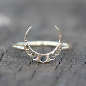 Sterling Silver Moon Phase Ring: Celestial Crescent Jewelry