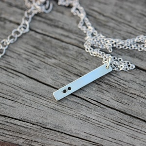 Delicado collar de punto y coma, collar de plata esterlina de CONCIENCIA SOBRE EL SUICIDIO, collar de barra, collar de punto y coma, regalo para un amigo, joyería unisex