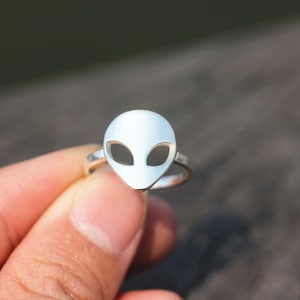 steampunk alien emoji ring,Alien ring,silver ring,rings,925 Sterling silver Alien Head jewelry,space science geekery jewelry