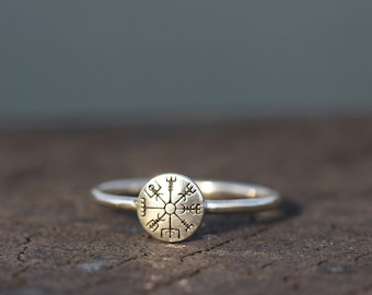 anillo Vegvisir de plata esterlina, anillo de runas de plata, anillo de runas vikingas, joyería inspirada en el símbolo vikingo nórdico de Valknut, idea de regalo para ella