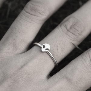 alien emoji ring,925 Sterling silver Alien Head jewelry,space science geekery jewelry
