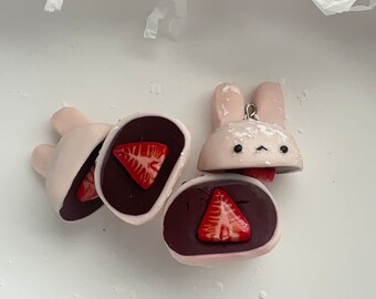 strawberry daifuku bunny charm / rabbit mochi phone strap keychain