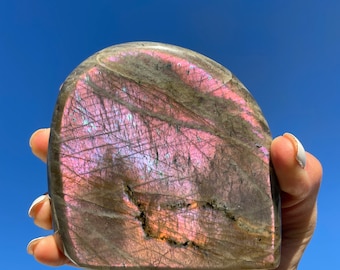 Labradorite flashy Labradorite arc-en-ciel de forme libre, cristal poli rose