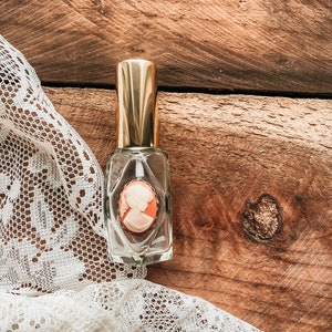 1oz Diamond Shape Spray Bottle with Charm