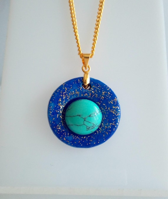 Collier pendentif turquoise, pierre precieuse bleue,chaine plaque or 18K,argile naturel,fait mains en France,cadeau fete anniversaire noel