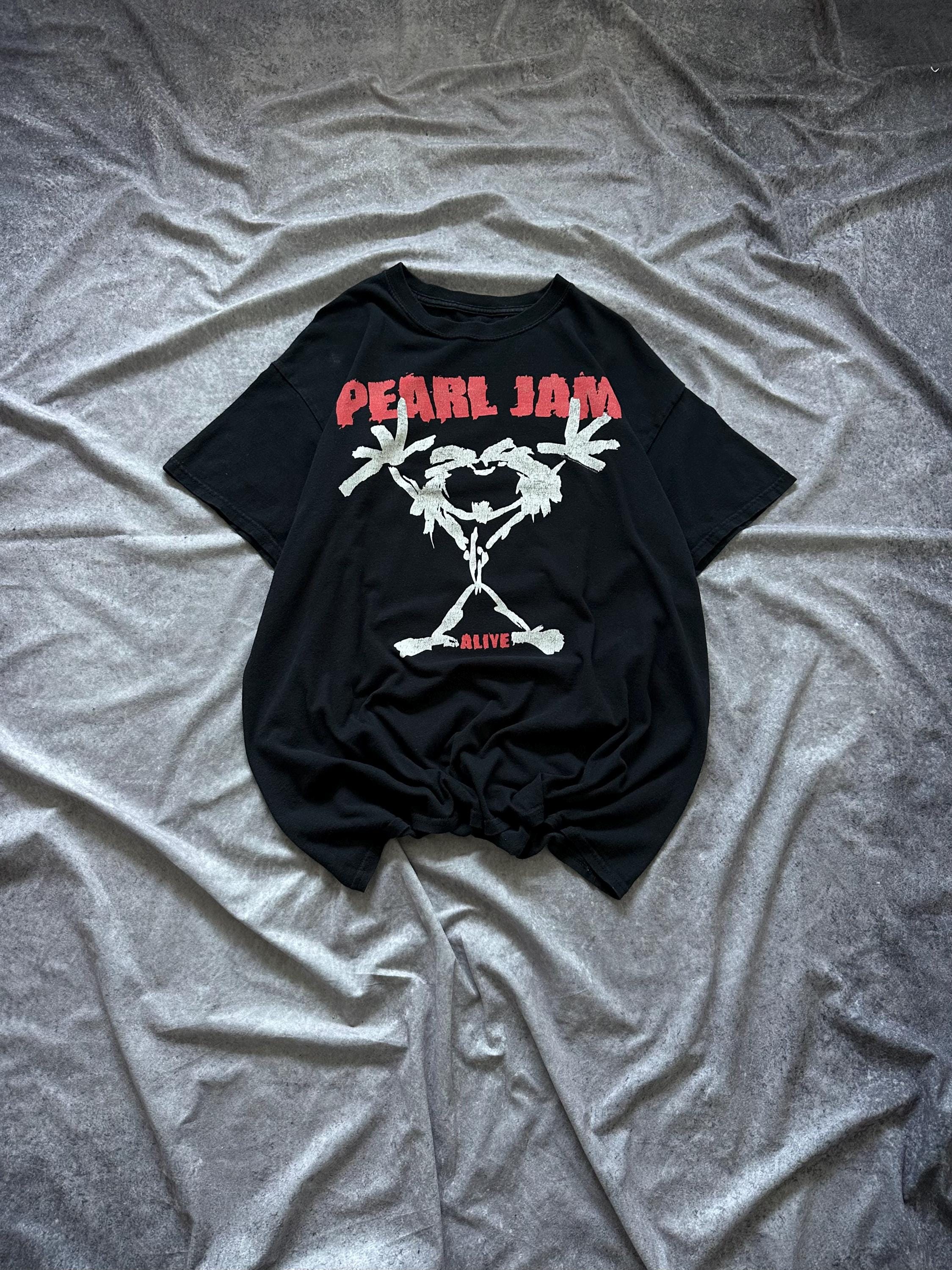 PEARL JAM ALIVE NICE MAN LARGE tシャツ Amazon.com: Pearl Jam Stick Man Logo Alive Men's T-Shirt (S) Black