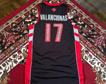 Jonas Valanciunas signiertes Autogramm Toronto Raptors Jersey NBA Canada Nuggets