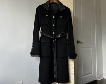 Gucci Tom Ford-tijdperk kasjmier militaire stijl jas met leren riem