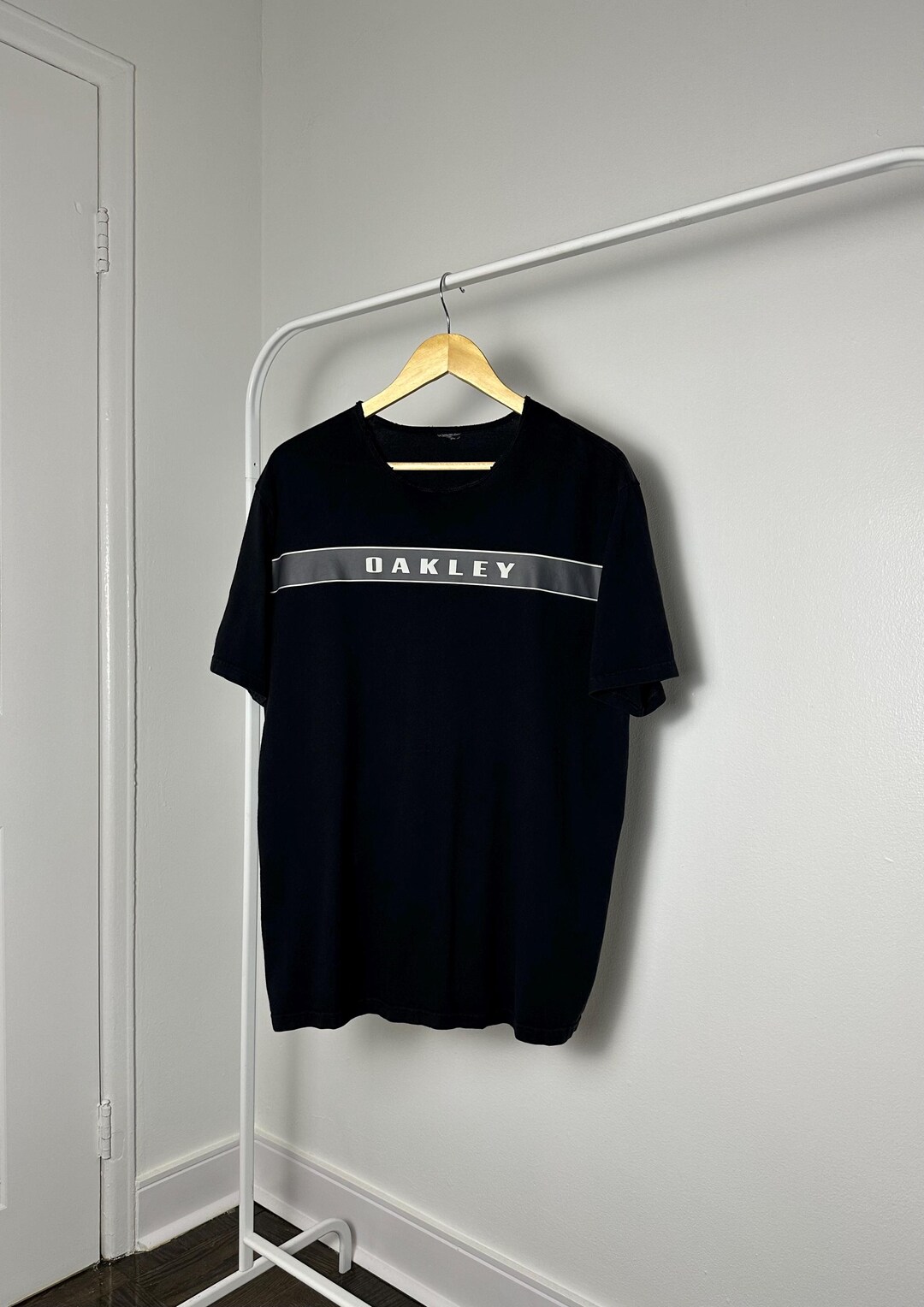 Oakley Logo Vintage Tee 00s - Etsy Canada