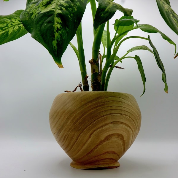 Cache pot de fleurs en bois design, idée cadeau ou idée décoration.