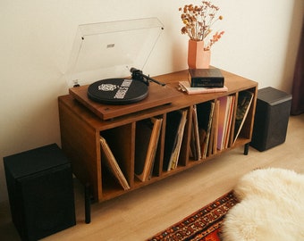 Mode tourne-disque "Ely". Un meuble de rangement Compact Vinyl LP