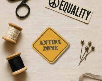 Antifa Zone Patch – Gelb-Schwarzer Aufnäher, Politischer Statement Patch, Gegen Rechts, Punk DIY Aufnäher, 8 cm gestickt