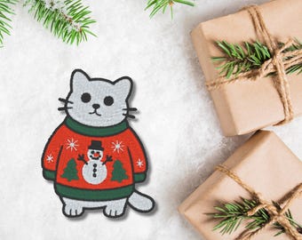 Katze mit Weihnachtspullover Aufnäher – Weihnachts-Patch aus Filz | Gestickt & Handgemacht (8 cm)