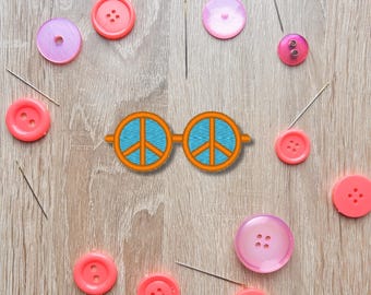 Peace Sonnenbrillen Patch – Gestickter Aufnäher mit Friedenssymbol, 6 cm breit, Retro Hippie Look, 70s Festival & Boho Style