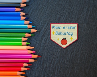 Mein erster Schultag Aufnäher – 9 cm bestickter Patch mit Apfel – Einschulung Deko für Schultüte