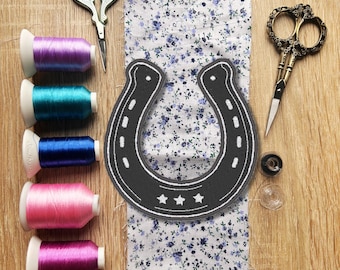 Horseshoe Patch – Großer gestickter Aufnäher mit Sternen- und Glückssymbol, 8 cm hoch, anpassbare Farben, perfekt für Pferdeliebhaber
