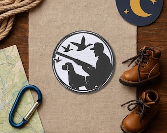 Jagd Patch – runder Aufnäher mit Jäger, Hund & Wildvögeln, perfekt für Outdoor-Fans, Jagdtaschen und Waidmannsfreunde