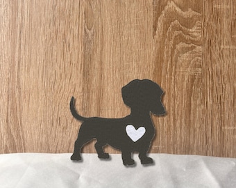 Dachshund Silhouette Patch – Großer gestickter Aufnäher mit Herzdetail, 7,5 cm hoch, anpassbare Farben, perfekt für Hundefans & DIY-Projekte