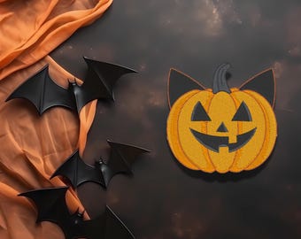 Kürbis Katze Aufnäher – Jack O’Lantern mit Katzenohren – Bestickter Patch, 8 cm