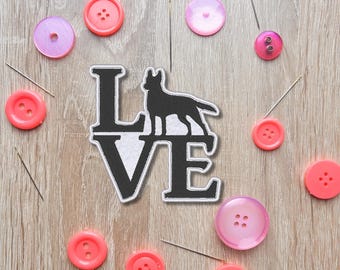 Dog Love Patch – Großer gestickter Aufnäher mit Hundesilhouette und anpassbaren Farben, perfekt für Hundeliebhaber & DIY-Projekte