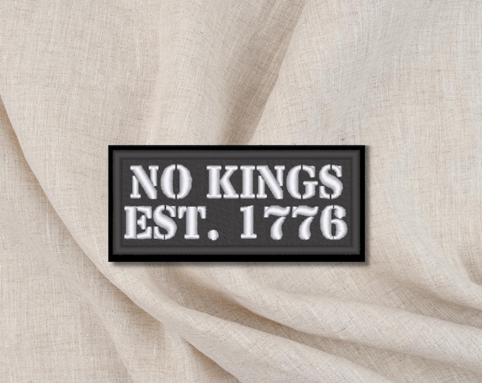 Featured listing image: No Kings Patch  – Politischer Aufnäher | 8 cm | black & white