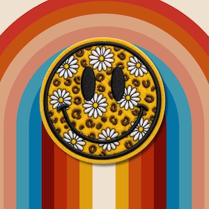 Smiley Aufnäher mit Gänseblümchen & Leo-Muster | Gelber Patch | Retro Flower Smile Patch