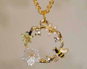 Bee and Flower Necklace, Nice cool pretty gold floral bee Necklace for women