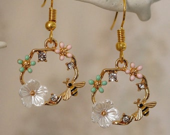 Bee and Flower Earrings, Nice cool pretty gold floral bee drop earrings for women