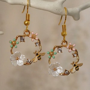 Bee and Flower Earrings, Nice cool pretty gold floral bee drop earrings for women