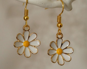 Cute Daisy Earrings, Quirky cool gold and white daisy flower earrings for women