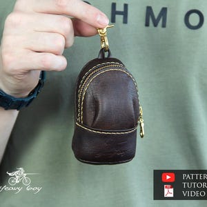 Molde para mini mochila de couro - molde para porta-chaves de couro - molde para estojo de chaves em PDF - molde de couro - Faça Você Mesmo em Couro - porta-chaves com zíper