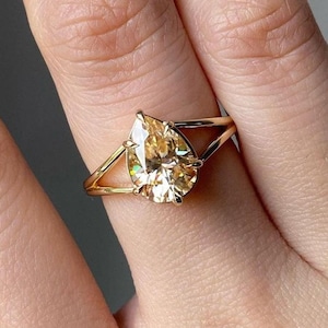 2.5CT Pear Cut Light Yellow Moissanite Diamond Engagement Ring | 10/14/18K Gold Cross Arm Solitaire Wedding Ring | Anniversary Ring For Her