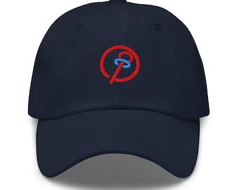 Peut inclure: Une casquette de baseball bleu marine avec un logo circulaire rouge représentant un personnage stylisé bleu et rouge.