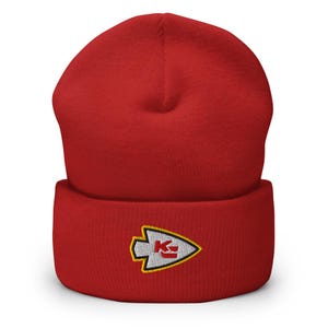 Cappello da football americano con risvolto ricamato dal design minimalista di Kansas City