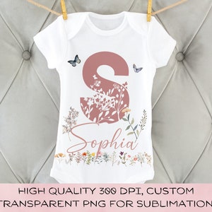 Download digital do nome da letra em aquarela de flores silvestres PNG, body para bebê Png personalizado, nome PNG borboletas de sublimação de menina