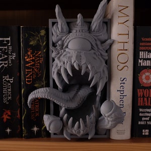 Kącik książkowy Watcher (Beholder/Spectator), dekoracja półki na książki fantasy drukowanej w 3D i podpórki do książek