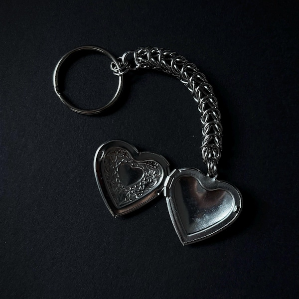 heart locket chainmaille keychain keyring