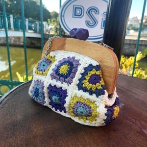 Crochet Granny Square Bag: Vintage Knit Purse with Wooden Clasp