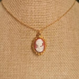 Collier vintage en os, pièce unique à vérifier