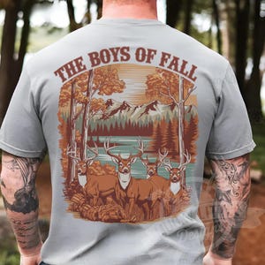 Diseño de sublimación de imágenes de caza de ciervos de The Boys Of Fall PNG para imprimir para hombres y mujeres, fondo transparente, uso comercial