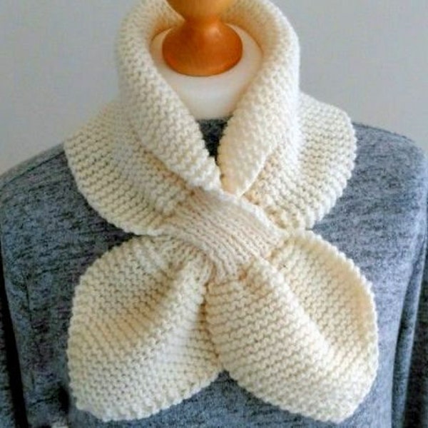 VENTE *** modèle de tricot vintage PDF simple point mousse lavallière tour de cou Miss Marple écharpe écharpe en trou de serrure Aran facile à tricoter cadeau pour rester au chaud