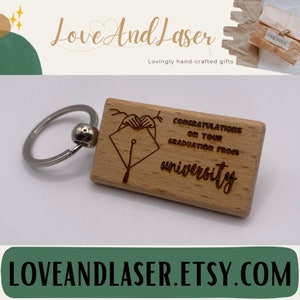 CONGRATULATIONS UNIVERSITY GRADUATE - Gift Keyring - Optional Personalisation - Free Standard Delivery
