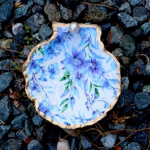 Blue Floral Seashell Ring Dish: Coastal Decor, Beach Wedding Favor