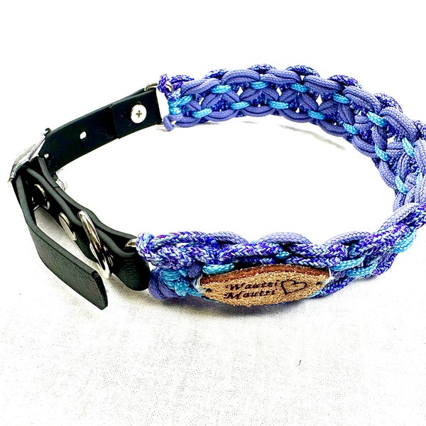 Dog collar handmade from paracord in the Double KBK pattern with Biothane adapter.