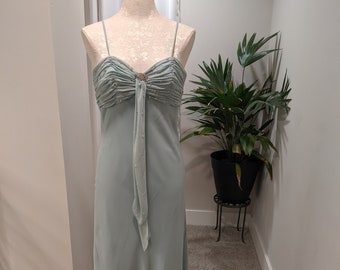 Dress/Gown - Light Mint - Size 10 - Modern Maids Collection