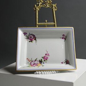 Former royal factory of Limoges, Large empty pocket collection &quot;A la reine&quot;